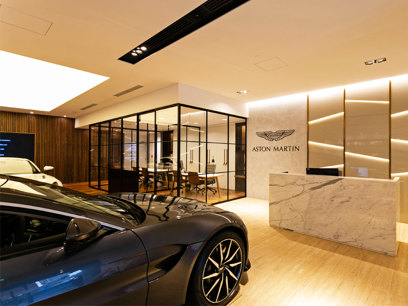八光自動車アストンマーティン神戸　Car Showroom Aston Martin Kobe